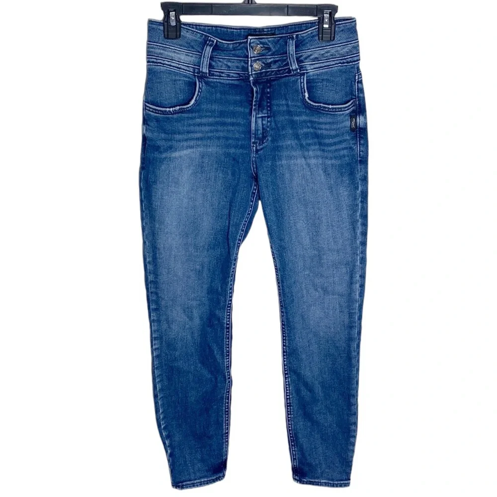 Silver Jeans Avery High Rise Double Button Skinny Jeans in indigo wash size 28